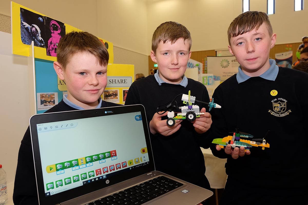 Scoil Mhuire Students The Lego Mindstorm project brings children and teachers from primary schools together for Lego Mindstorm Workshops and subsequently for Space Challenge Competitions and Exhibitions of Project work and Project Sharing ideas. Peace by PIECE Lego Mindstorm funded by Peace IV co-ordinated by CMETB Tommy Makem Centre Keady Co.Armagh 9 3 2019 CREDIT: LiamMcArdle.com